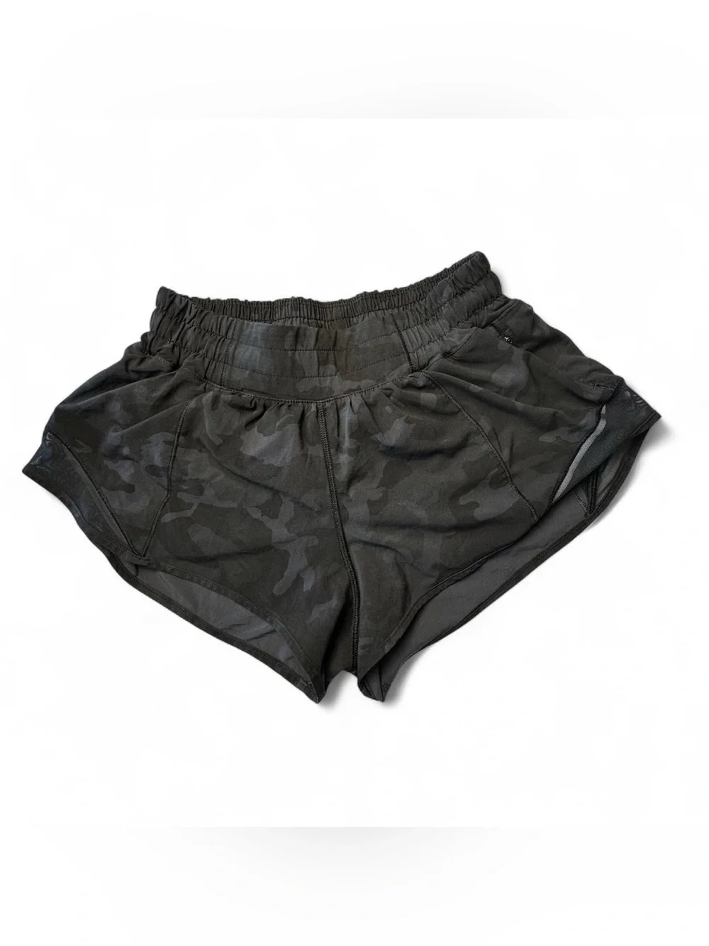 Lululemon Hotty Hot Low-Rise Shorts Black Camo Lined Athletic Size 4 EUC